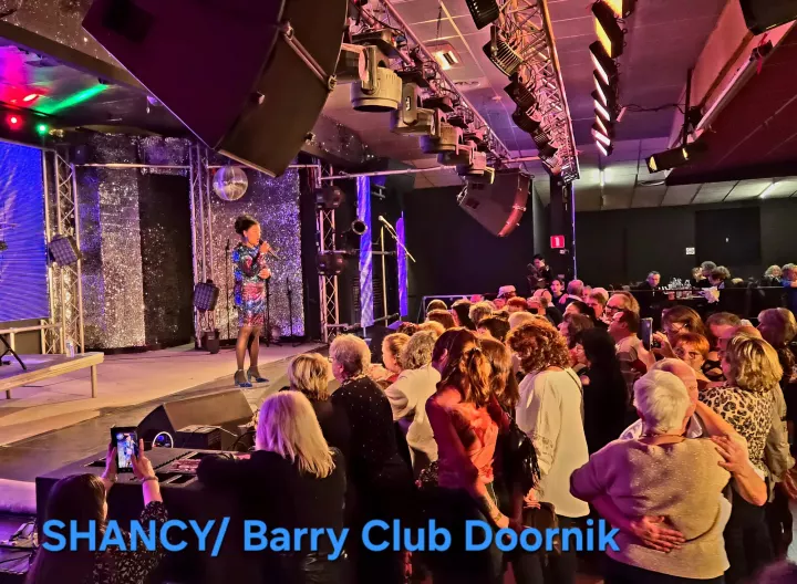 Sfeerfoto van een optreden van Shancy